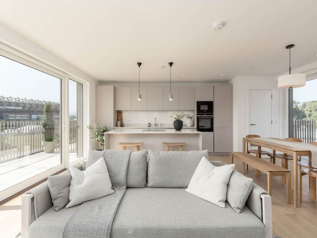 Property photo 3 of 9 79835_Corstorphinerd_011