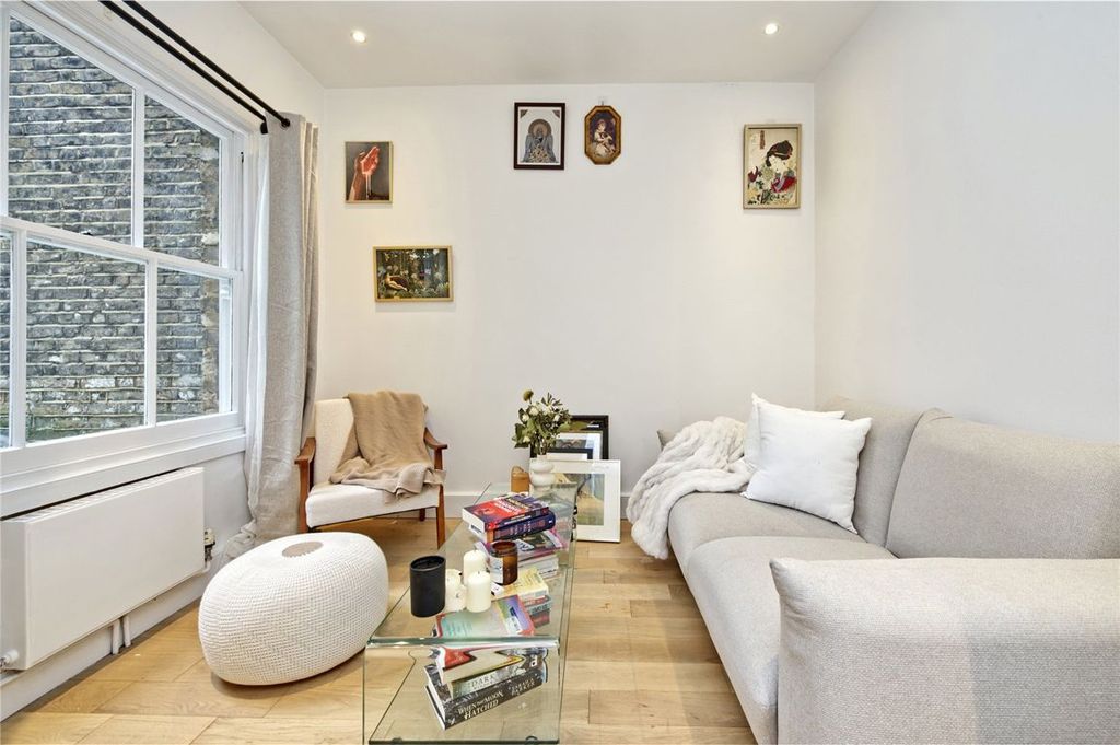 Property photo 1 of 8