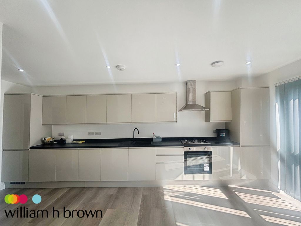 Property photo 2 of 14 Kitchen