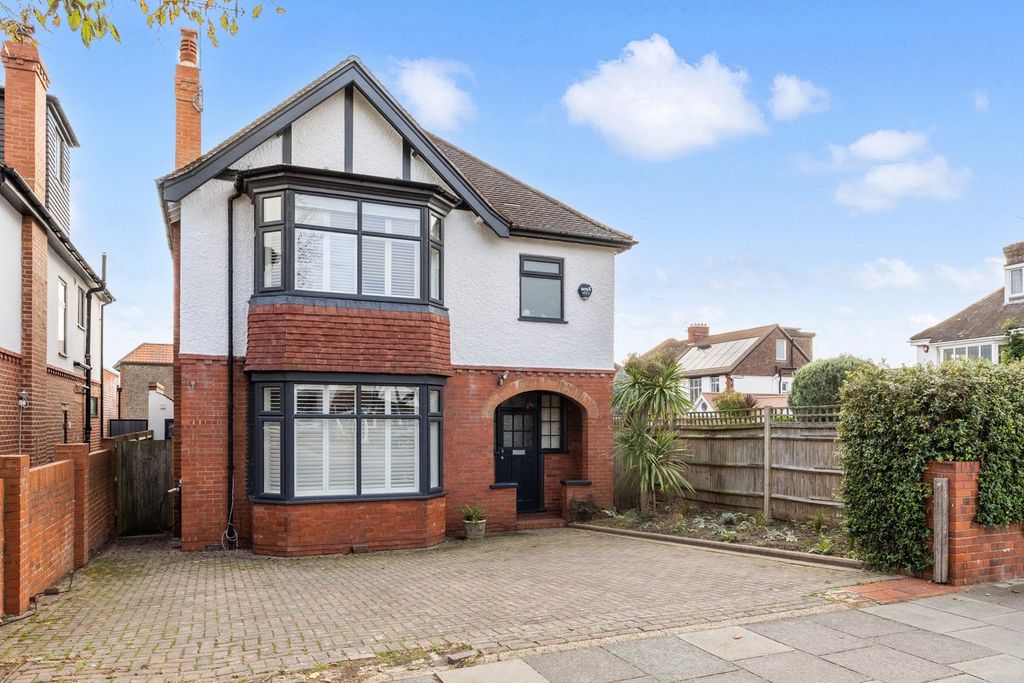 Property photo 3 of 21