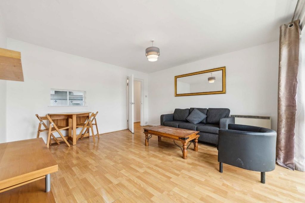 Property photo 3 of 5