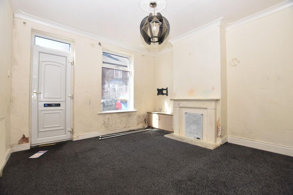 Property photo 2 of 14 Lounge.Jpg