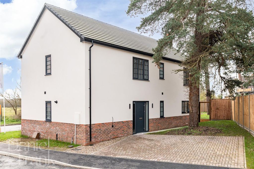 Property photo 1 of 41