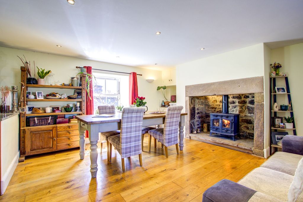 Property photo 2 of 34 Dining Area
