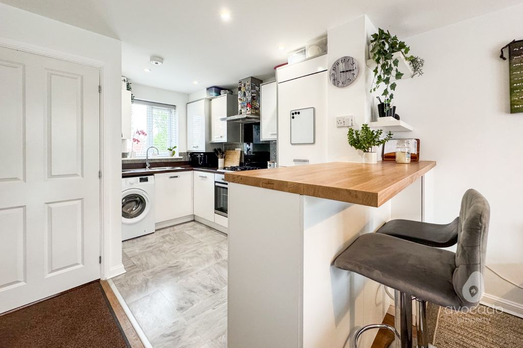 Property photo 2 of 16 4264222