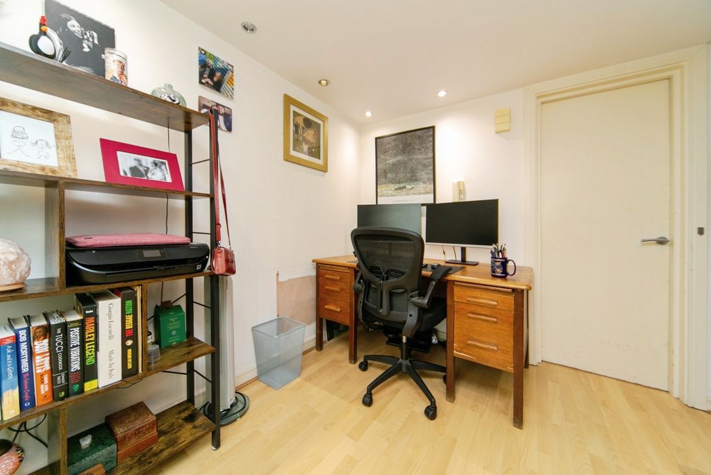 Property photo 2 of 17 Photo