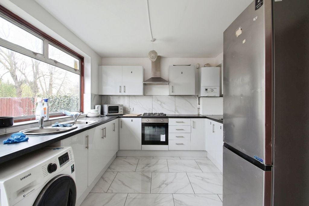 Property photo 3 of 24