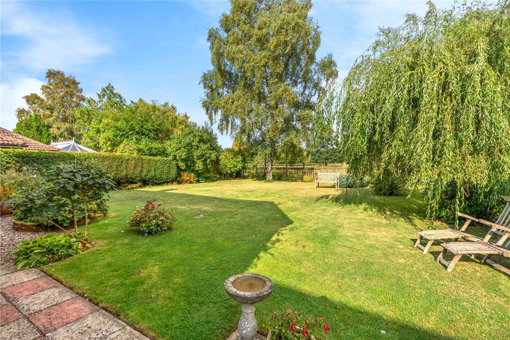 Property photo 2 of 29 Picture No. 11