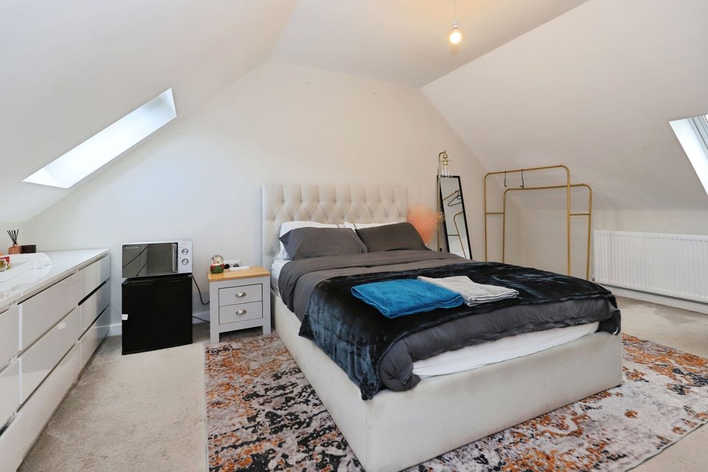 Property photo 2 of 20 Pbox-Img.Jpg