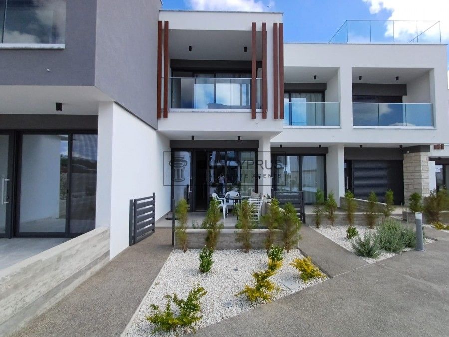 Property photo 1 of 42