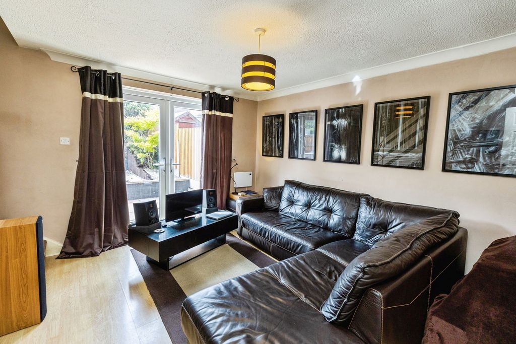Property photo 2 of 13 Pbox-Img.Jpg