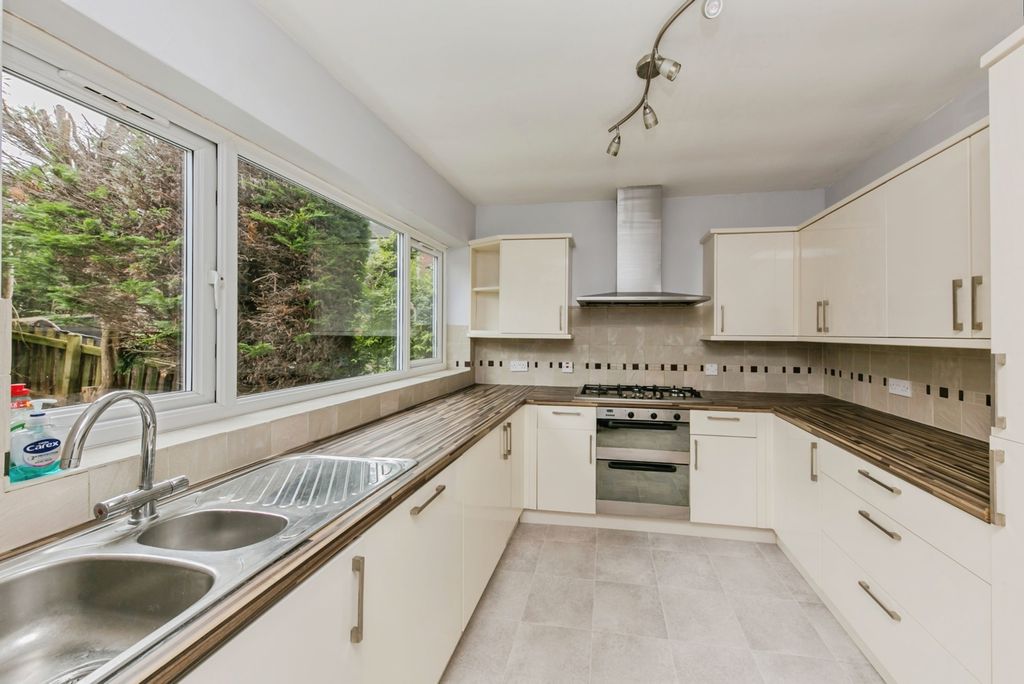 Property photo 3 of 17 Pbox-Img.Jpg