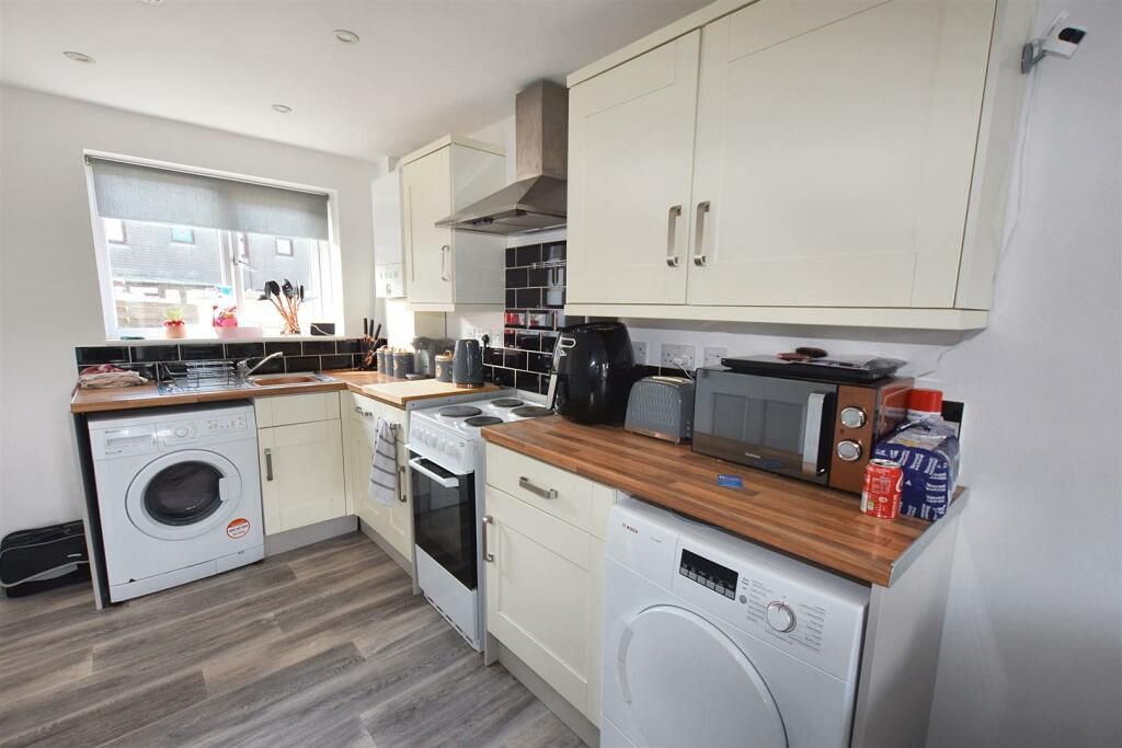 Property photo 2 of 21