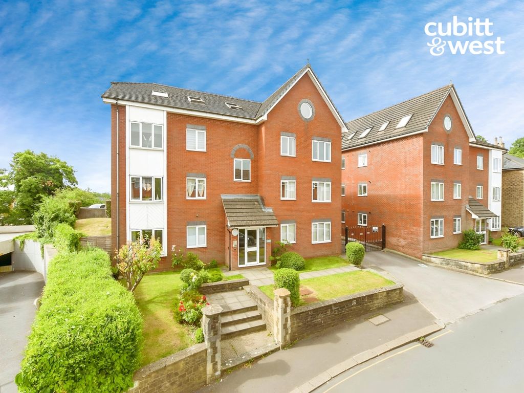 Property photo 1 of 12 E8B1630B-901H0Ysn