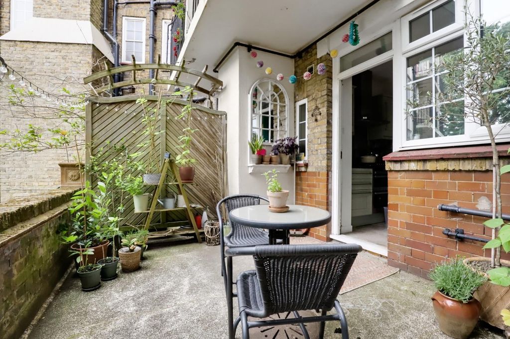 Property photo 3 of 10 14-c24Ajhpropworld - 1 Torrington Court - 40.Jpg