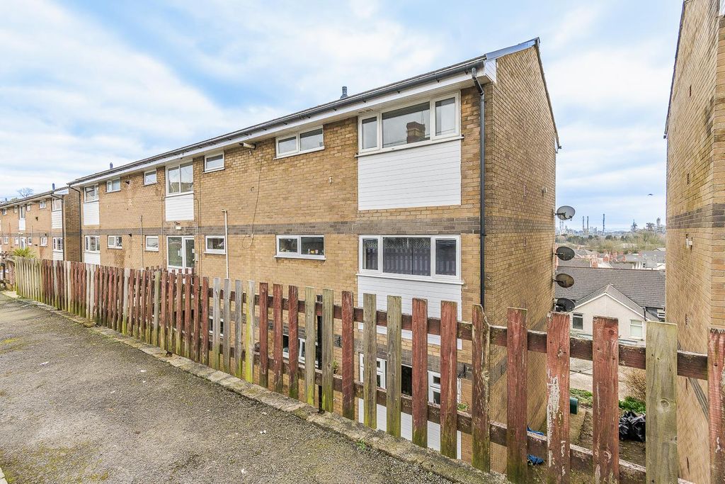 Property photo 1 of 12 Front