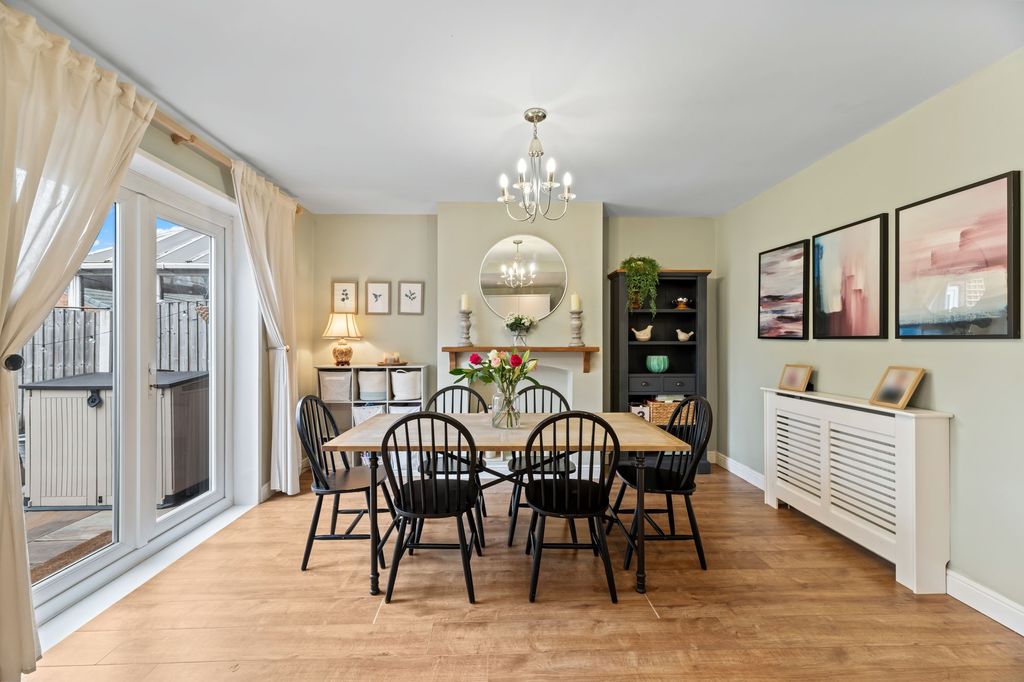 Property photo 3 of 17 Dining Room
