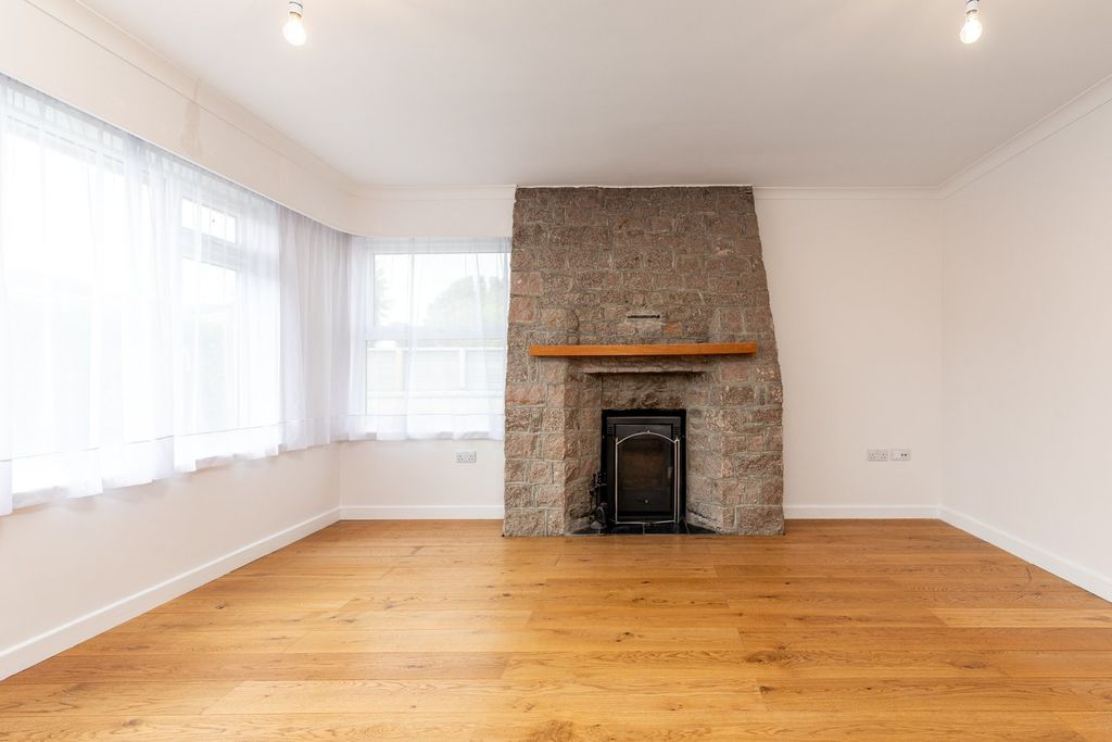 Property photo 2 of 38