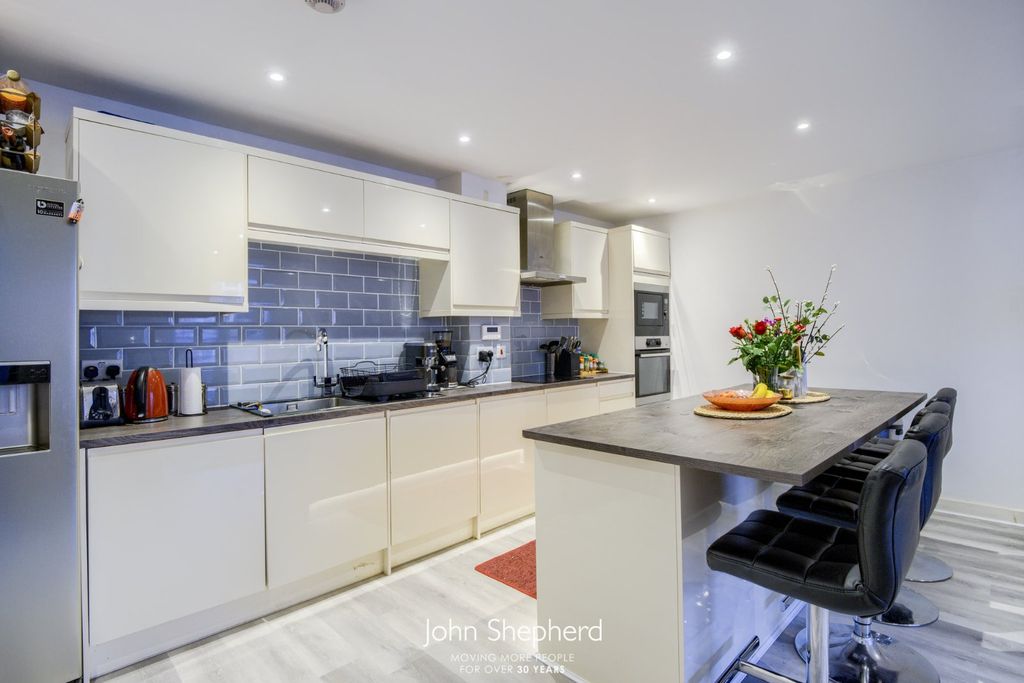 Property photo 1 of 10 Picture No. 02