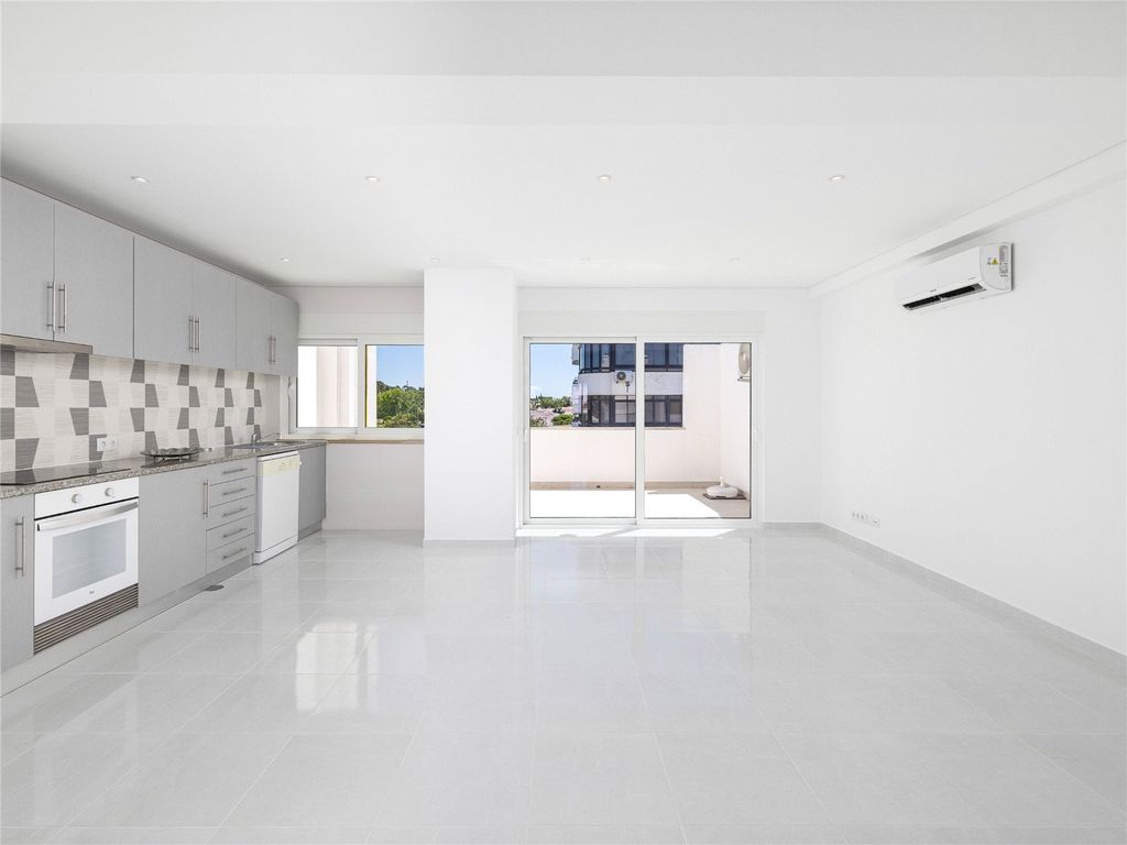 Property photo 1 of 15 Picture No. 05