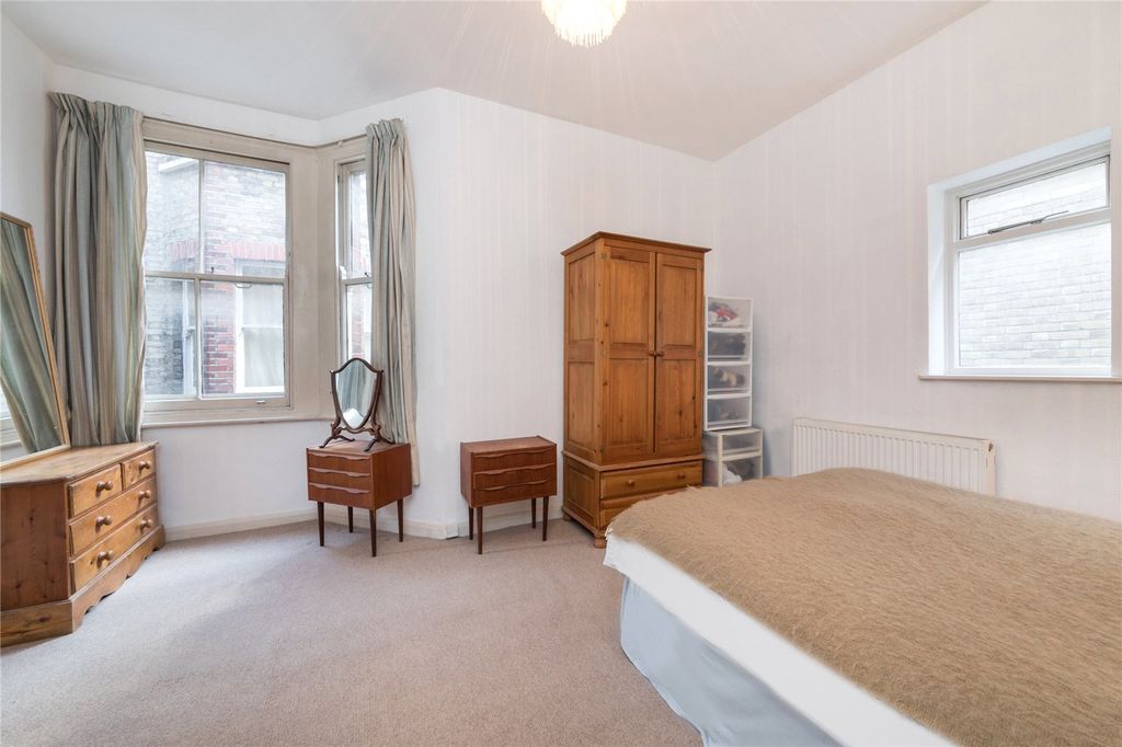 Property photo 3 of 11