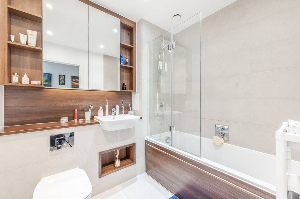 Property photo 3 of 8