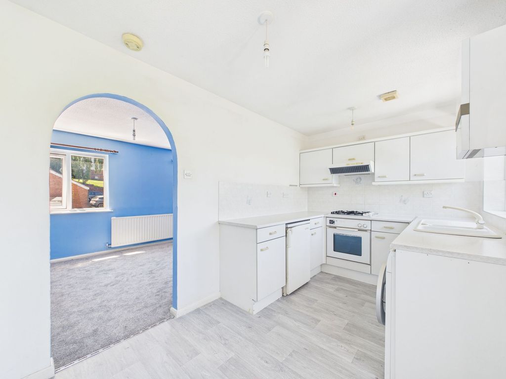 Property photo 3 of 14 Kitchen