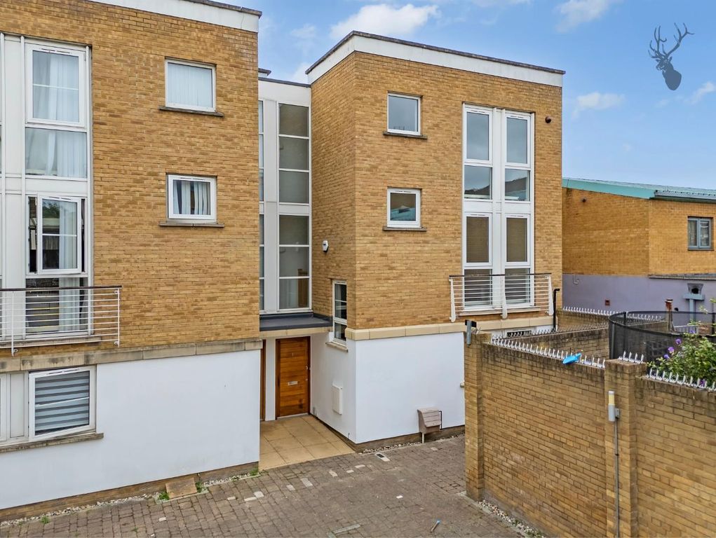 Property photo 1 of 29