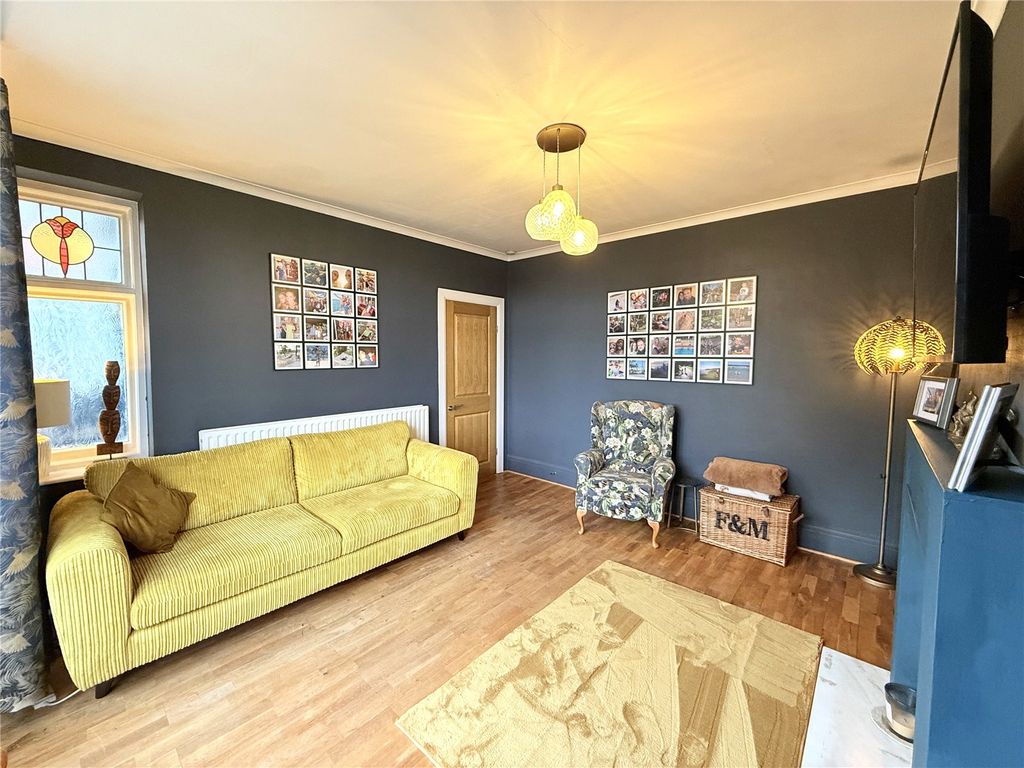 Property photo 3 of 22 Picture No. 02