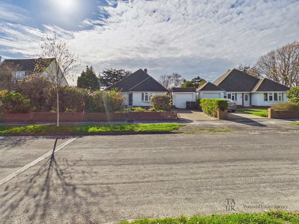 Property photo 3 of 27