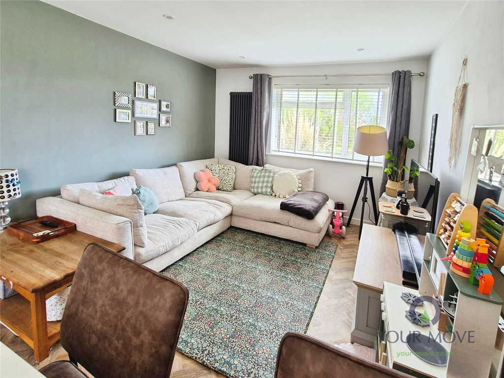 Property photo 2 of 19 Living Room