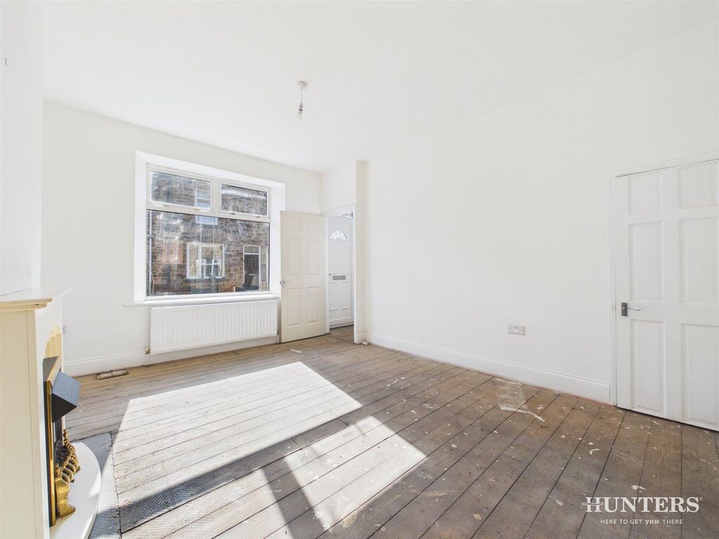 Property photo 2 of 13 Cam05287G0-Pr0245-Still002.Jpg