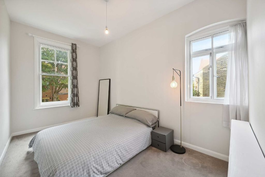 Property photo 2 of 5