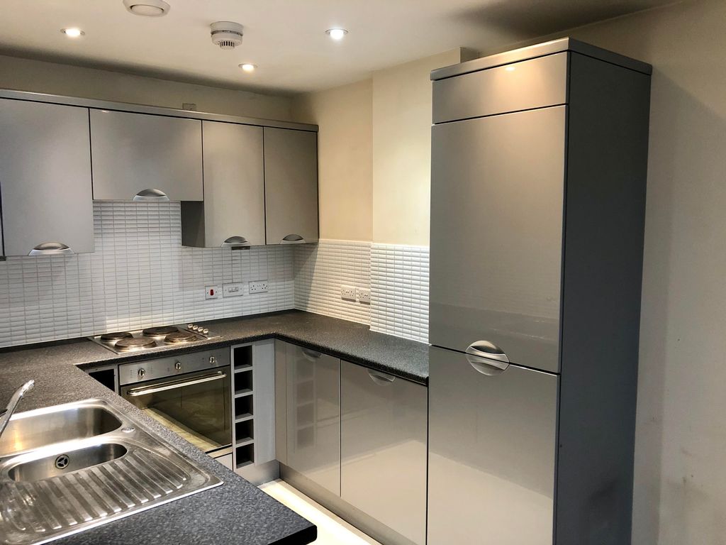 Property photo 2 of 5 Kitchen