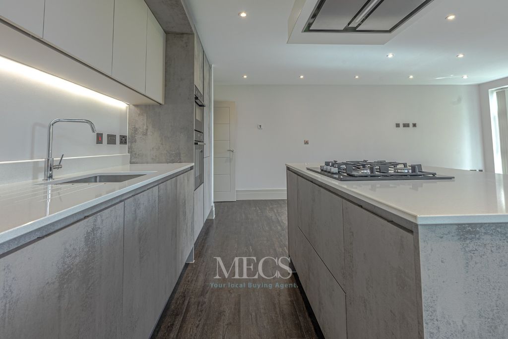 Property photo 3 of 18 2548025