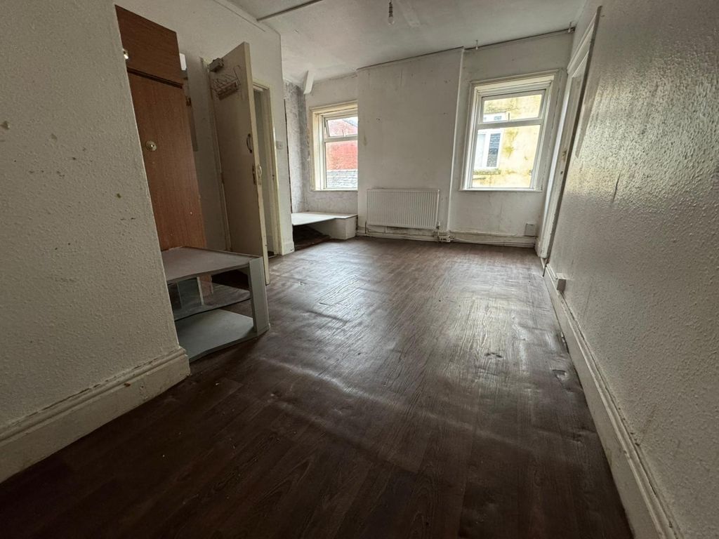 Property photo 2 of 3