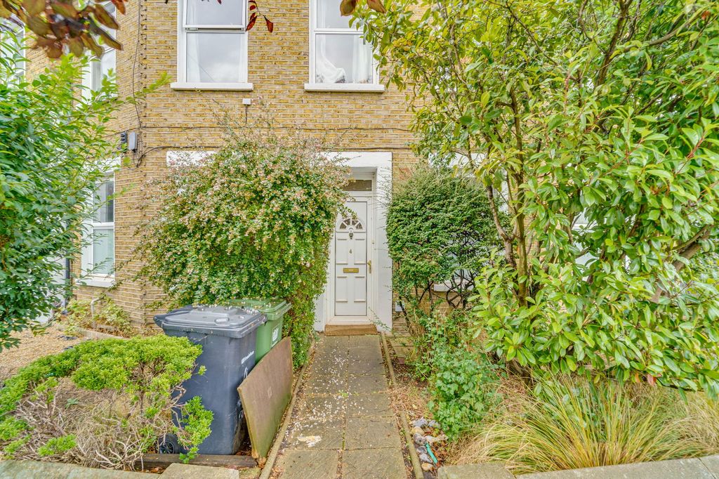 Property photo 2 of 16