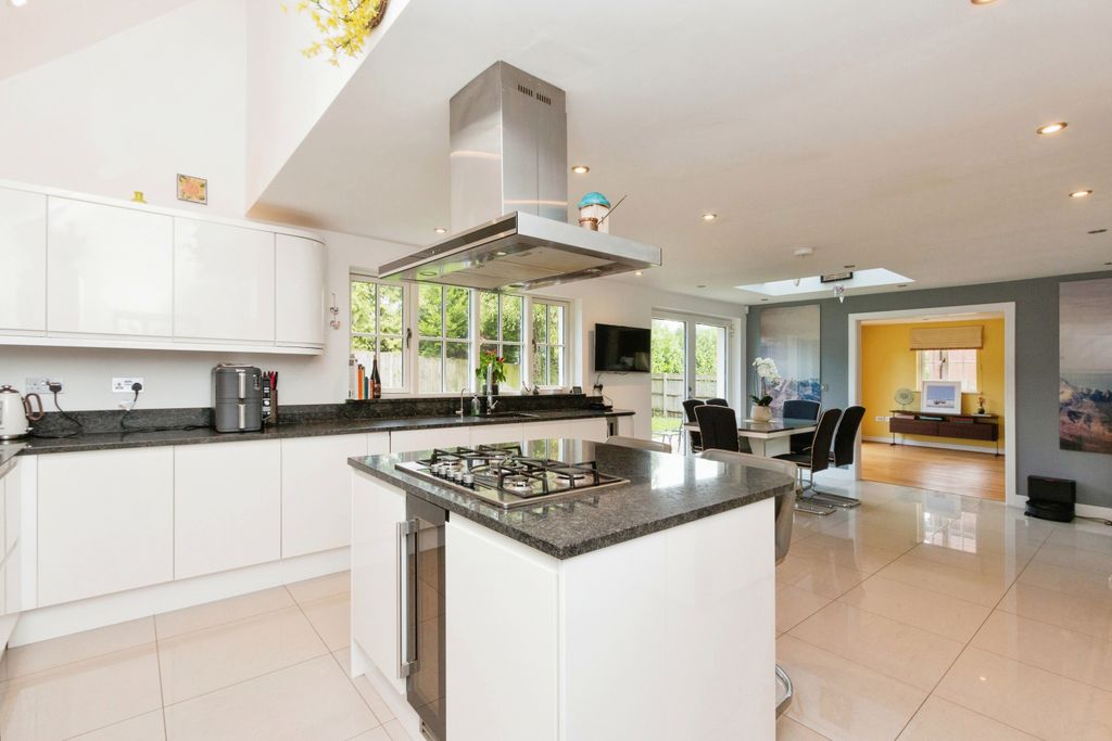 Property photo 2 of 17 Photography