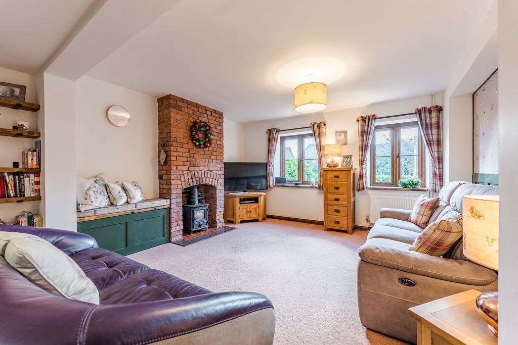 Property photo 3 of 33