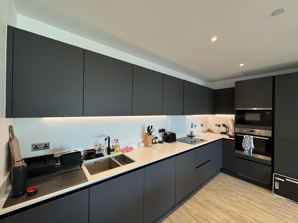 Property photo 2 of 9 Kitchen