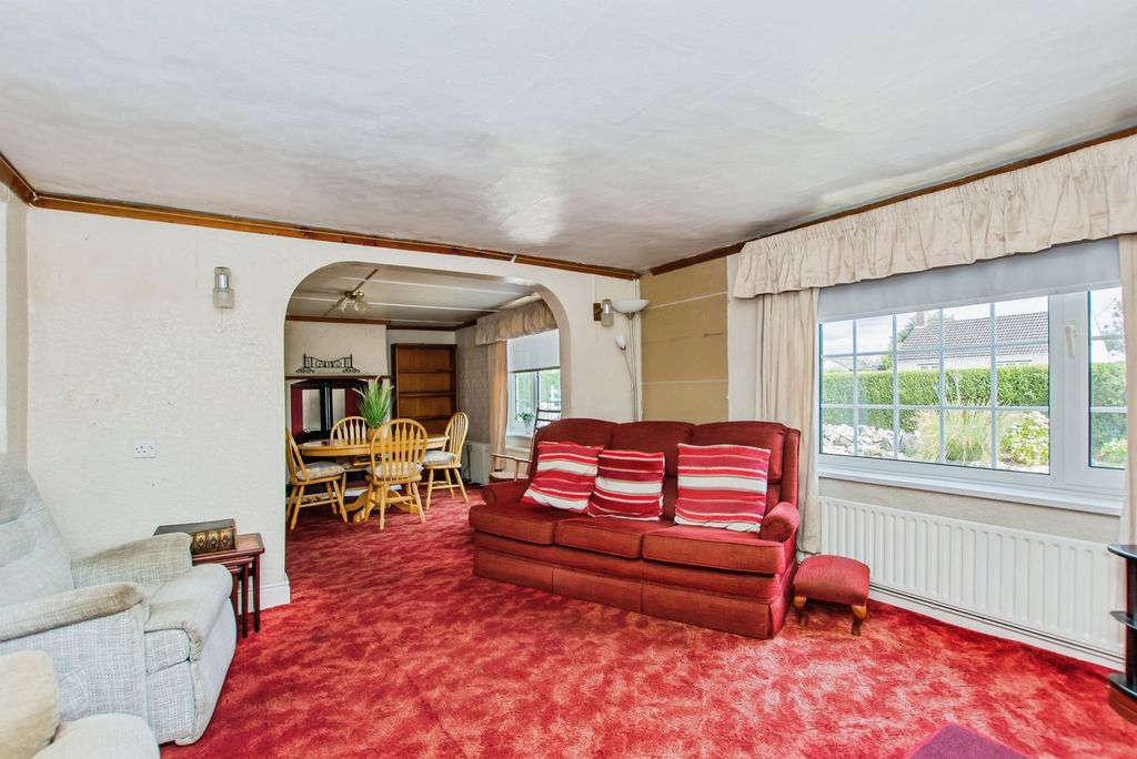 Property photo 3 of 17 Photo