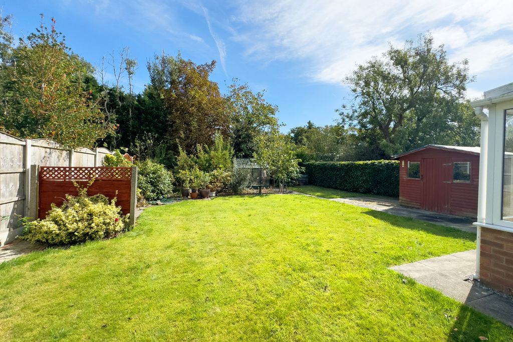 Property photo 2 of 13 Garden