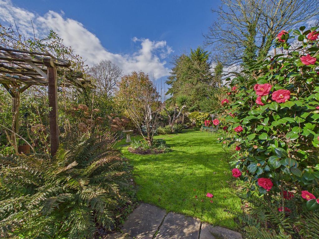 Property photo 2 of 39 Cam03972G0-Pr0282-Still011.Jpg