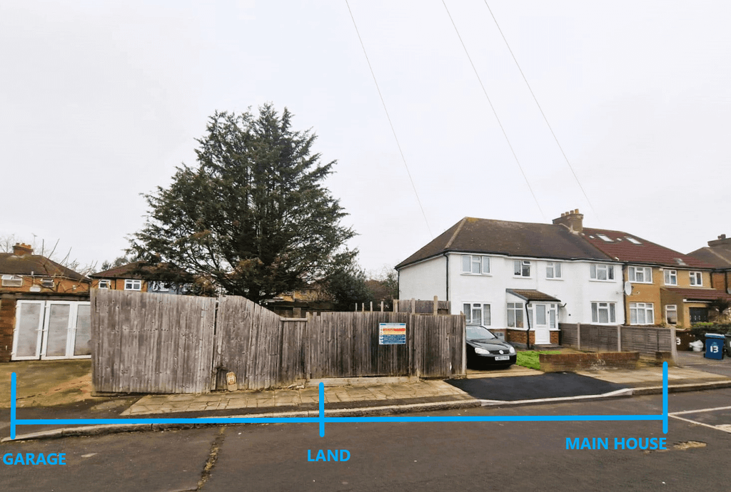 Property photo 1 of 12 Sefton Avenue, Harrow Weald, Ha3