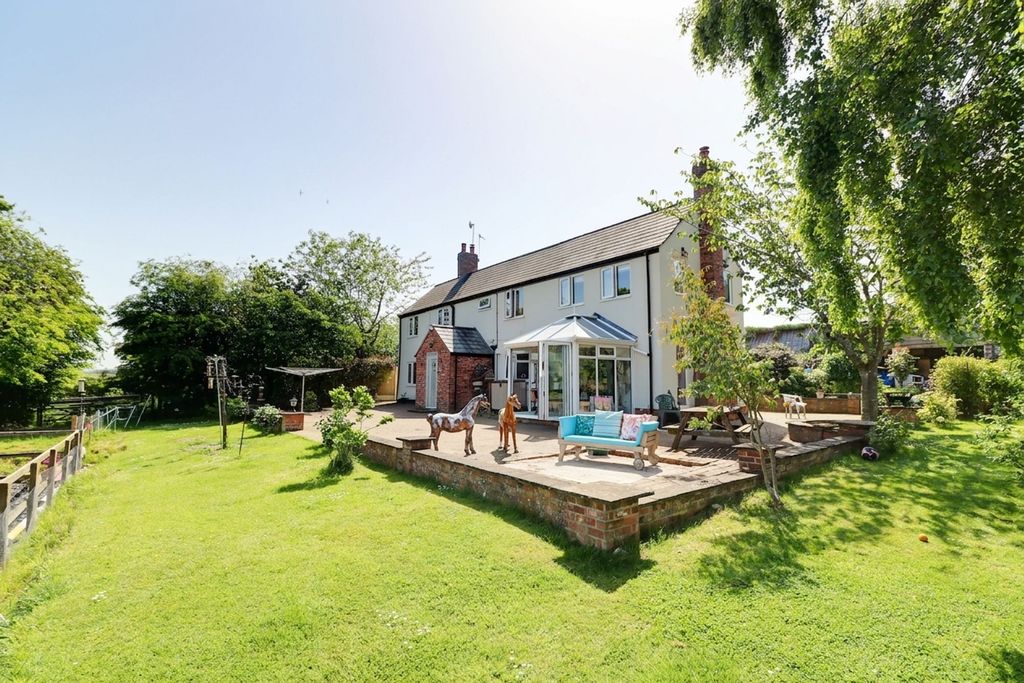 Property photo 1 of 31