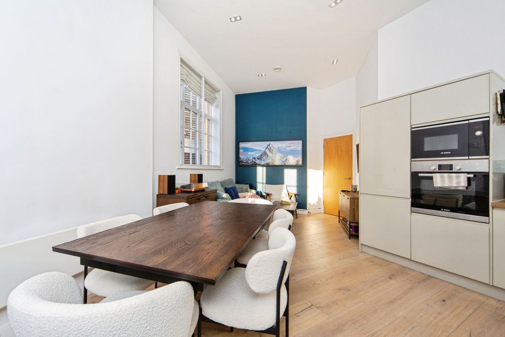 Property photo 3 of 19 Pbox-Img.Jpg