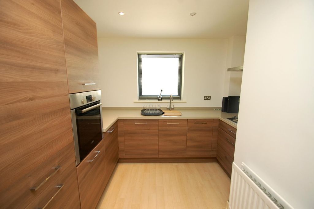 Property photo 3 of 5 Kitchen