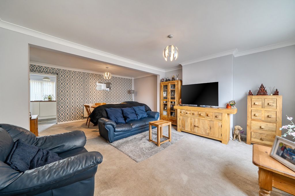 Property photo 2 of 14 1433853-1-69c12A3...