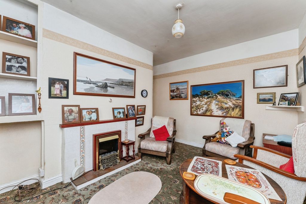 Property photo 3 of 23 Pbox-Img.Jpg