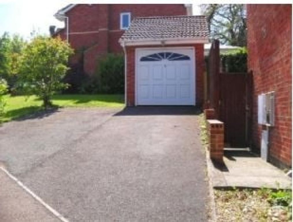 Property photo 2 of 10